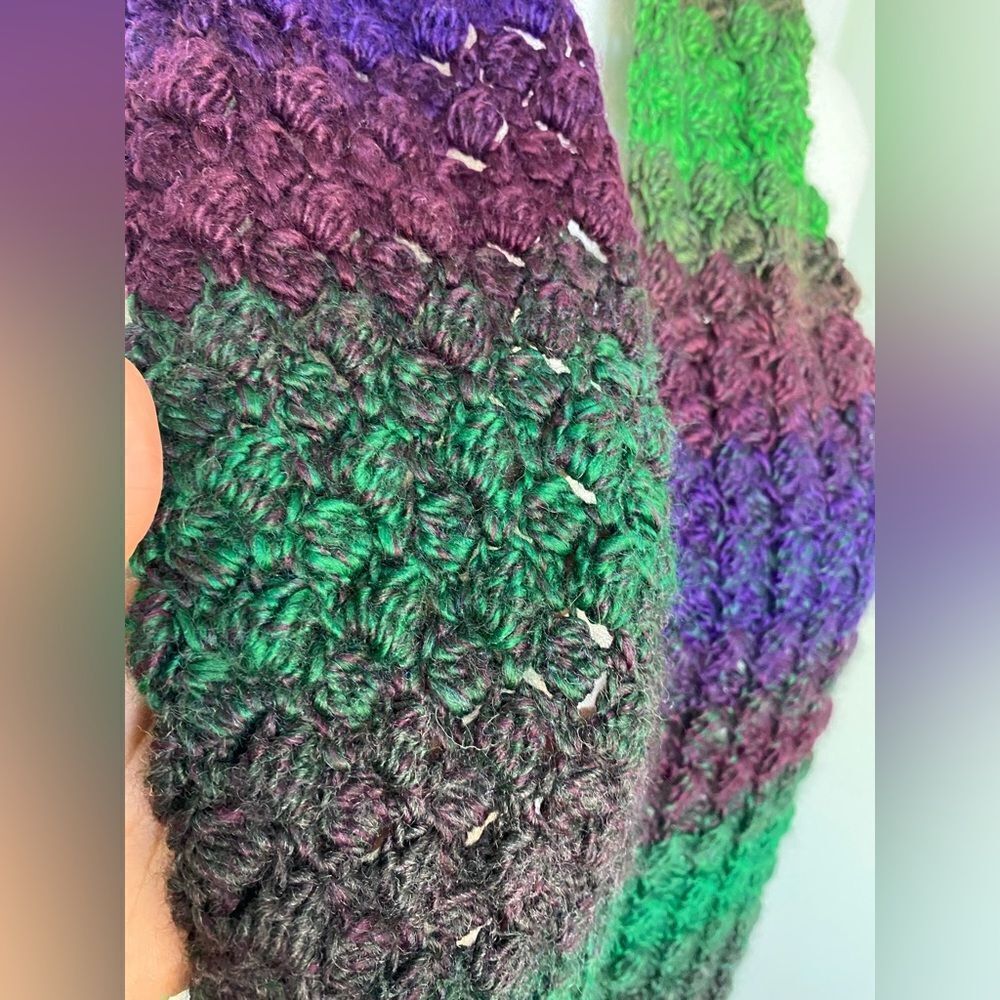 Hand-knitted Infinity Scarf - Picture 3 of 4